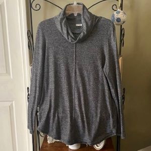 Woman's light weight tunic top.